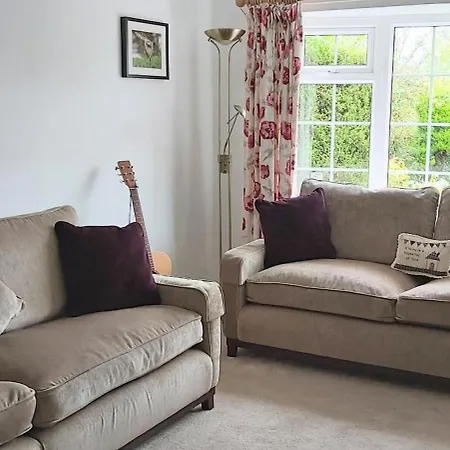 Willow 3 Bed, Cosy Stopover, Dogs Welcome * Thornton-le-Beans